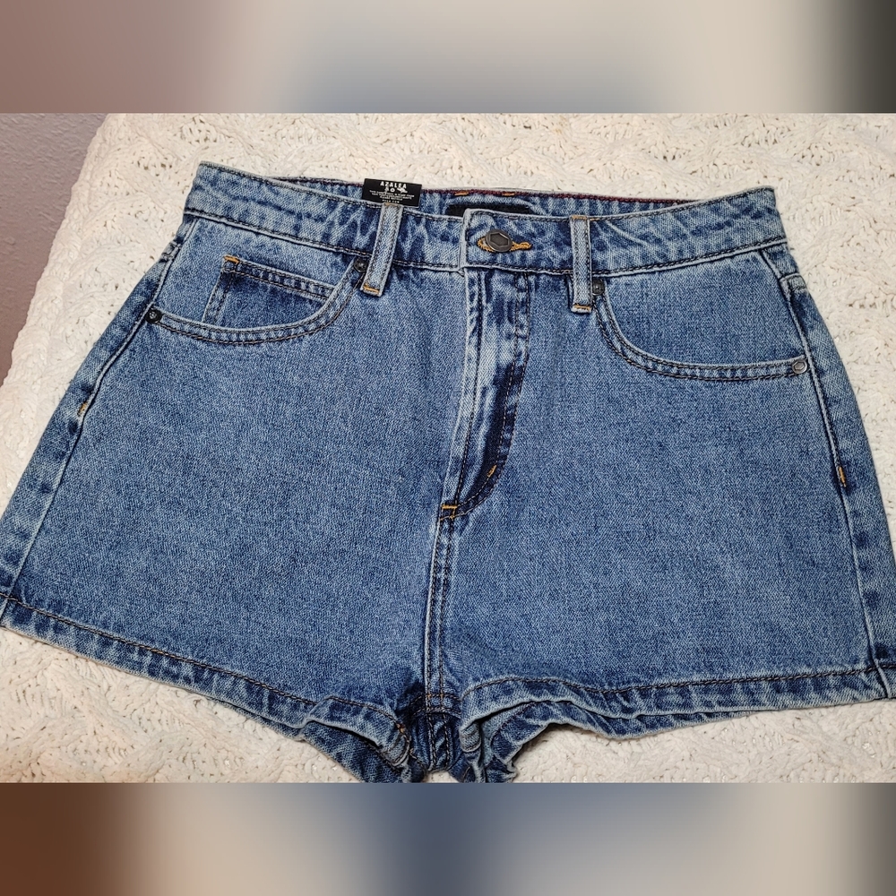 RVCA Jean Shorts Size 26 NWT